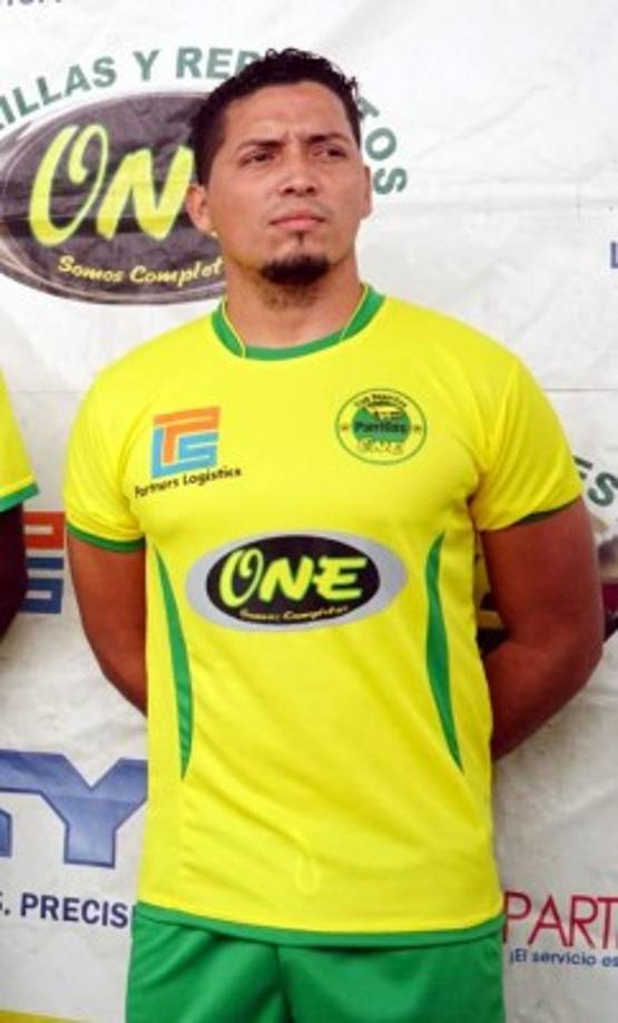 El defensa central Bryan Castro se convirtió en nuevo fichaje del Parrillas One.