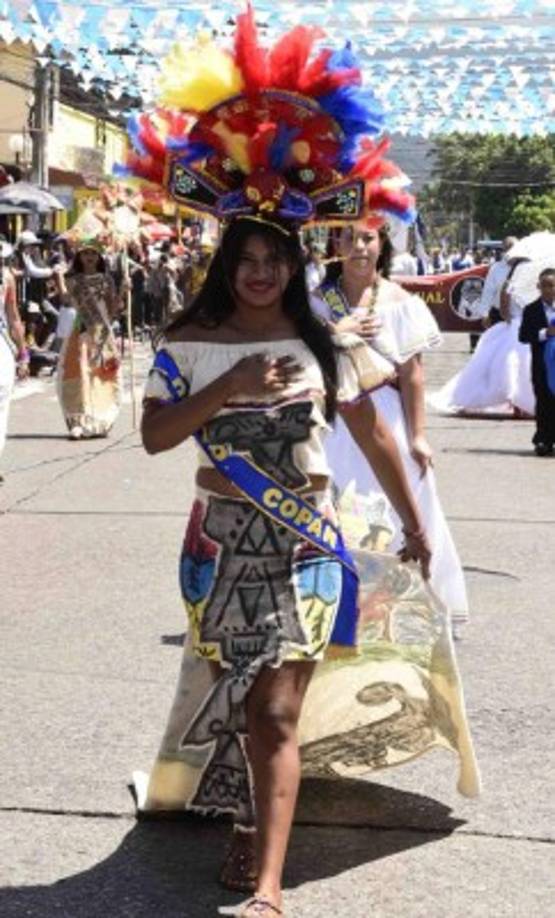 Traje típico inspirado en Copán.
