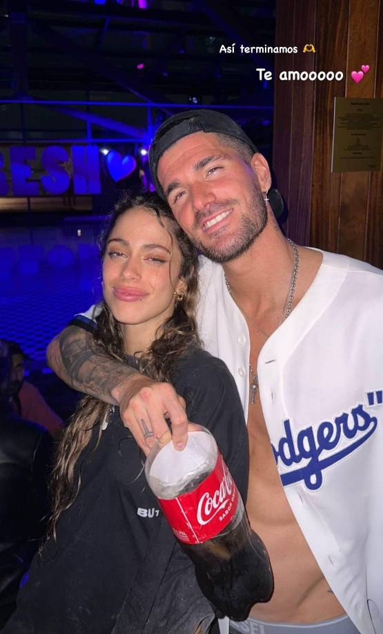 Rodrigo de Paul junto a su pareja sentimental Tini Stoessel.