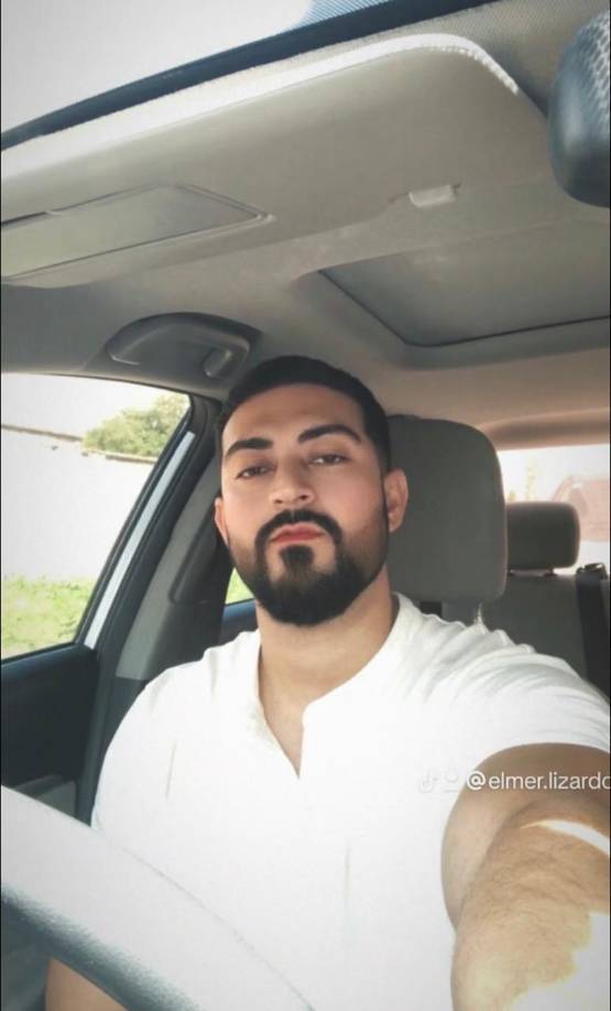 Entre los comentarios, mujeres y madres compartieron frases como: “Ahora la generación de profesores está llena de guapos; en mis tiempos eran viejitos” y “Quiero ser la afortunada”