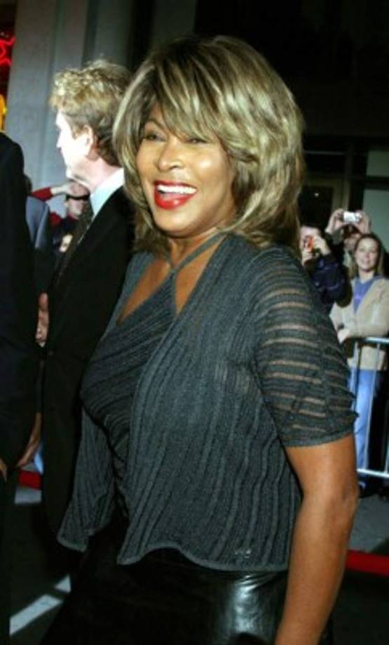 Tina Turner. La cantante declaró que gracias a los cantos budistas consiguió sentirse en paz consigo misma como nunca antes lo había estado. “Me sentí más feliz que nunca, y no por nada material. Las cosas materiales también me hacen feliz, pero porque ya estaba feliz antes de adquirirlas”, ha declarado la cantante.