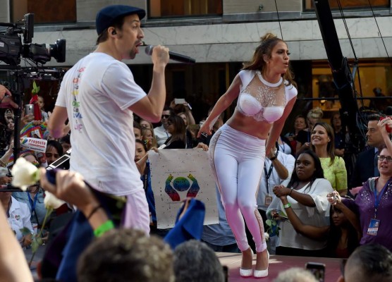 Jennifer López y Lin-Manuel Miranda cantan en el Today Show
