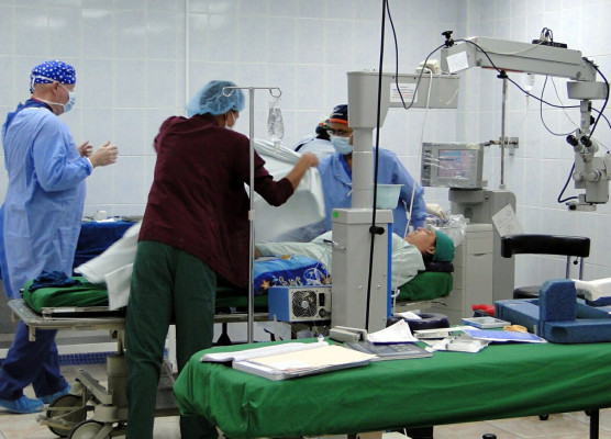 Brigada hará cirugías de cataratas y retina