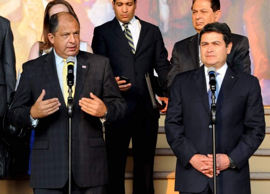Presidente electo de Costa Rica se reúne con Juan Orlando Hernández