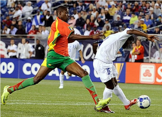 Honduras golea a Granada y pasa a cuartos de final