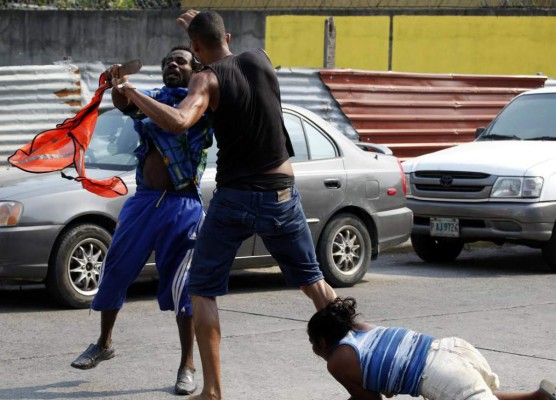 Pelea por un parqueo casi termina en tragedia en La Ceiba