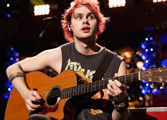 Michael Clifford, de 5SOS, tiene 'problemas mentales'