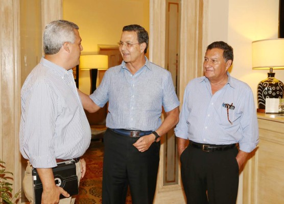 'Liberales tienen como única opción al expresidente Carlos Flores': Callejas