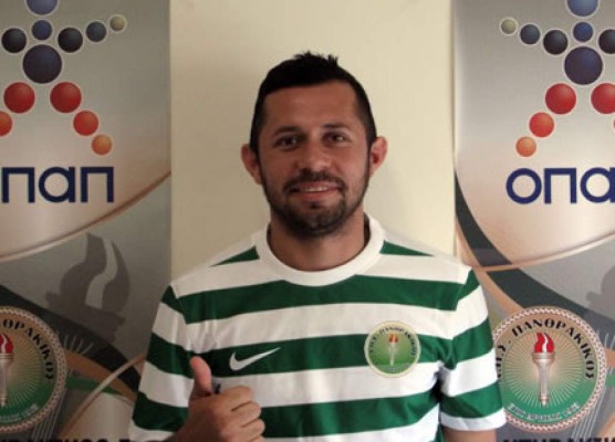 Hondureño Alfredo Mejía presentado en el Panthrakikos de Grecia