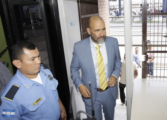 Lucha de poder profundiza crisis y la división en el Partido Anticorrupción