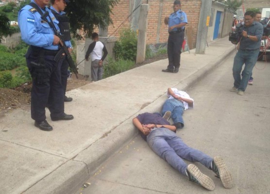 Capturan a dos tras robar un pick up en Tegucigalpa