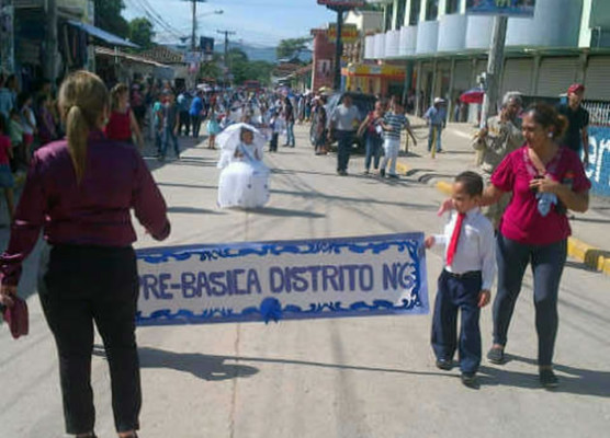 Fervor cívico en los desfiles de escuelas del Valle de Sula