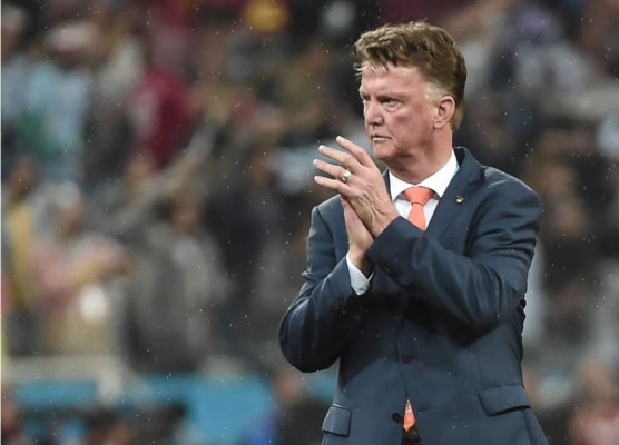 Van Gaal lamentó no haber podido cambiar al arquero para los penales