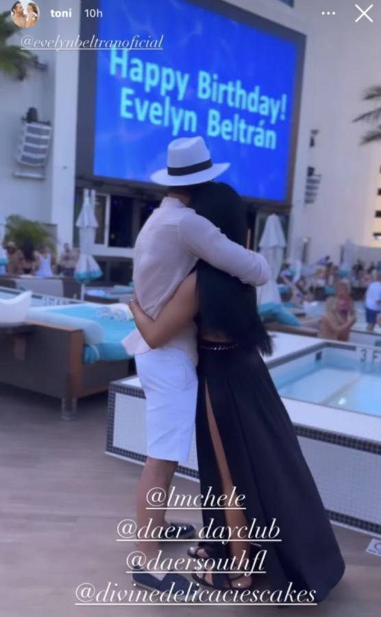 Toni Costa y Evelyn Beltrán ya no ocultan su amor.