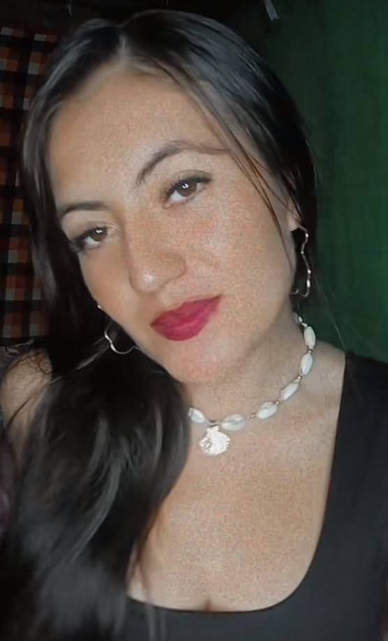 El gobernador de Casanare, César Ortíz Zorro, confirmó el hallazgo y condenó el crimen, calificándolo como un feminicidio. 