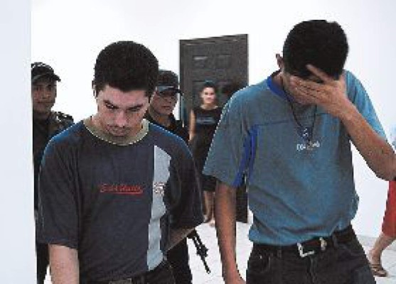 Muere policía en accidente de moto