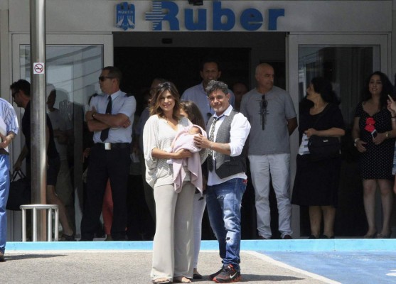 Alejandro Sanz presenta a su nueva hija