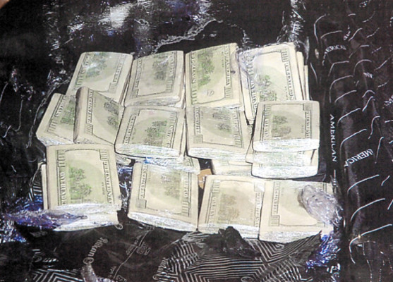 Capturan a colombiana con más de 50 mil dólares