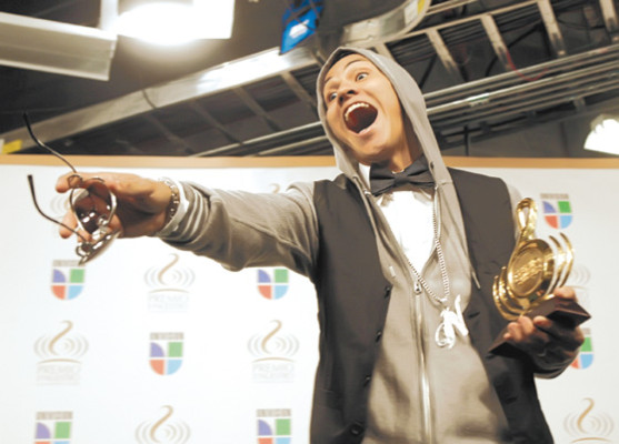 Glamour y elegancia en Premios Lo Nuestro