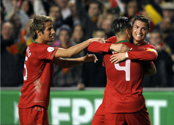 Cristiano gana el duelo a Ibrahimovic y acerca a Portugal al Mundial