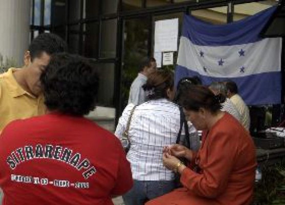 Empleados no trabajarán el lunes