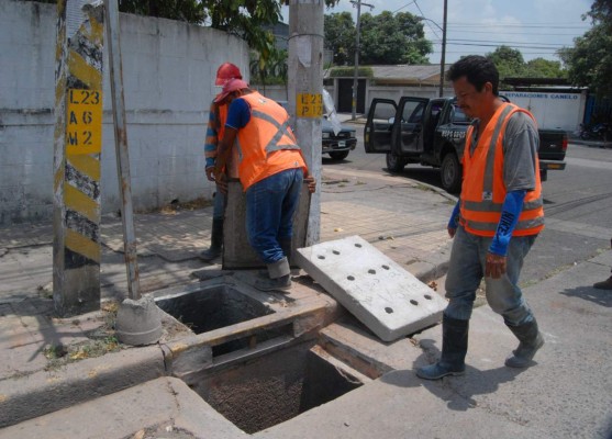 Municipalidad pide a ciudadanos que denuncien robo de tapaderas