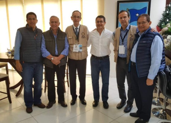 JOH y Nasralla se comprometen a respetar resultados ante la OEA