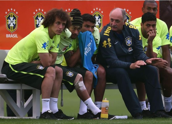 Neymar mantiene en vilo a Brasil