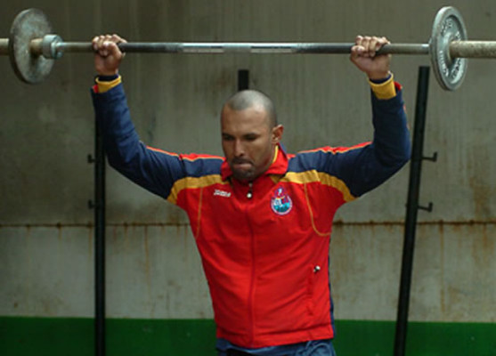 Eric Vallecillo firma por un año con el Municipal