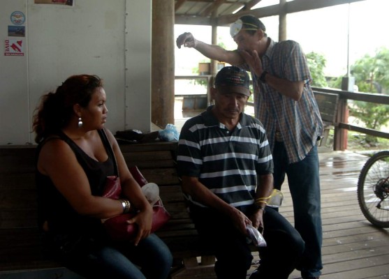 Detienen a padre e hijo por cuádruple crimen en Roatán