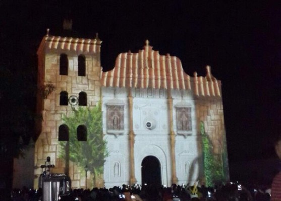 Majestuosa proyección en catedral de Comayagua