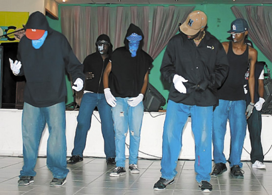 Una noche con la cantante Maya Azucena