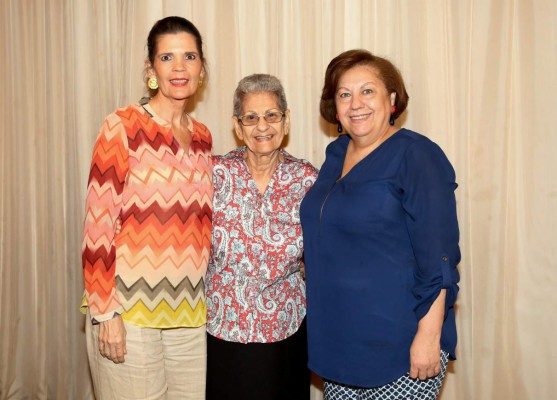 Ana Larios celebra su fin de soltería