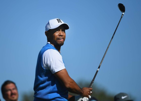 Tiger Woods rechaza haber consumido alcohol y dice que se durmió por medicamentos