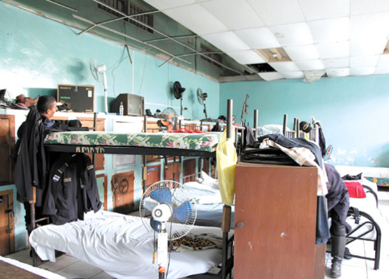 Postas policiales están en condiciones deplorables