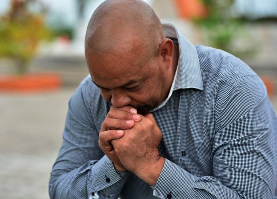 Hondureños buscan a sus familiares vivos o muertos en la ruta del migrante a EEUU