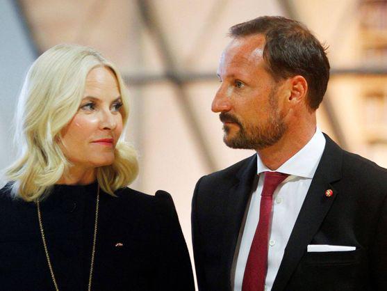 Escándalos de Mette-Marit y su hijo Marius ponen en duda la monarquía noruega