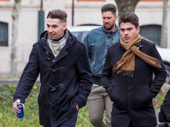 Sin embargo, uno de ellos fue absuelto, ya que era menor de edad. Los demás fueron sentenciados a nueve años de prisión. 