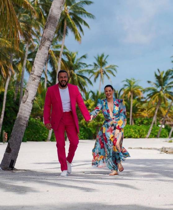 Ha sido este lunes 24 de octubre cuando la actriz volvió a ser tendencia luego de que diera a conocer algunas fotos exclusivas de la luna de miel junto a su ahora esposo, en las exóticas playas de Maldivas, país ubicado en el continente asiático.