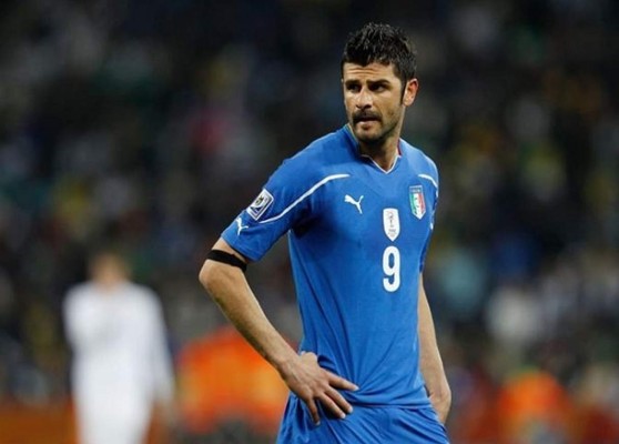 Exfutbolista italiano Iaquinta, investigado por presunta posesión de armas