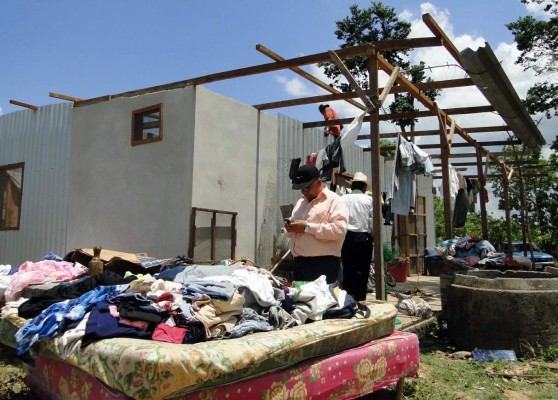 Vientos de 30 minutos dejaron graves daños