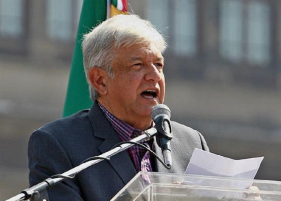 López Obrador sale de hospital en Ciudad de México