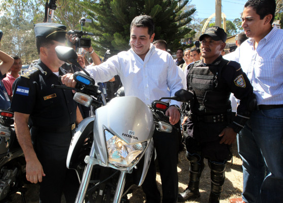 Juan Orlando Hernández: La Policía Nacional ha trabajado en harapos