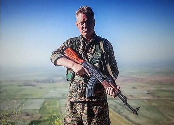 Actor de Piratas del Caribe lucha contra ISIS en Siria