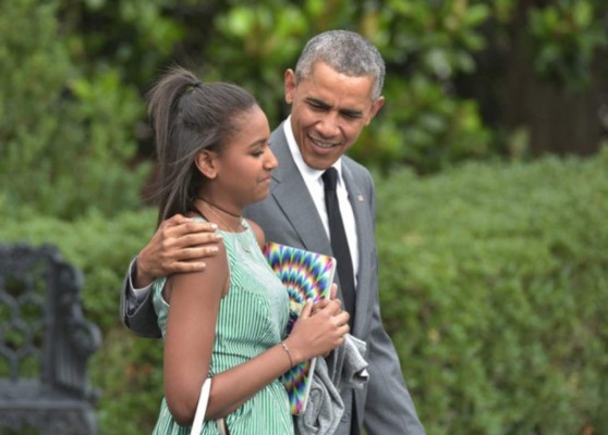 Hija de Obama lo ridiculiza en Snapchat