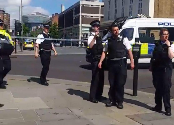 Evacúan teatro de Londres por amenaza de bomba