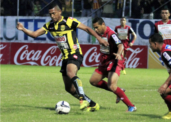 Real España doblega al Deportes Savio en el debut de Costly