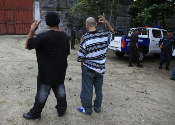 Otra fuga en El Carmen: escapan 10 menores