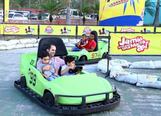 Los padres compartieron con sus hijos.