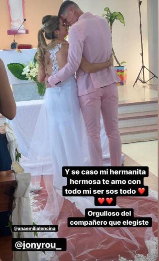 La familia de Ana Lencina expresó su emoción en las redes sociales al ver como la chica se casó con el portero Jonathan Rougier.